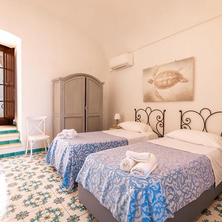 Hotel Torre Dei Borboni ポンツァ エクステリア 写真