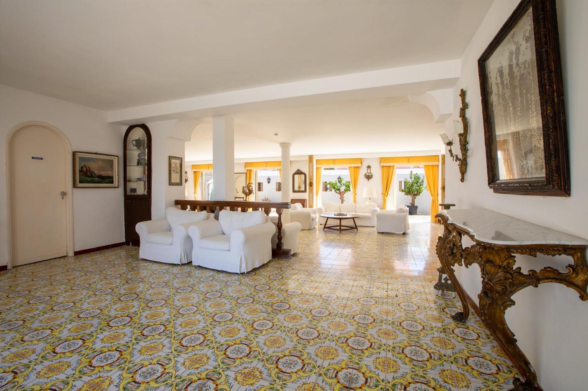 Hotel Torre Dei Borboni ポンツァ エクステリア 写真