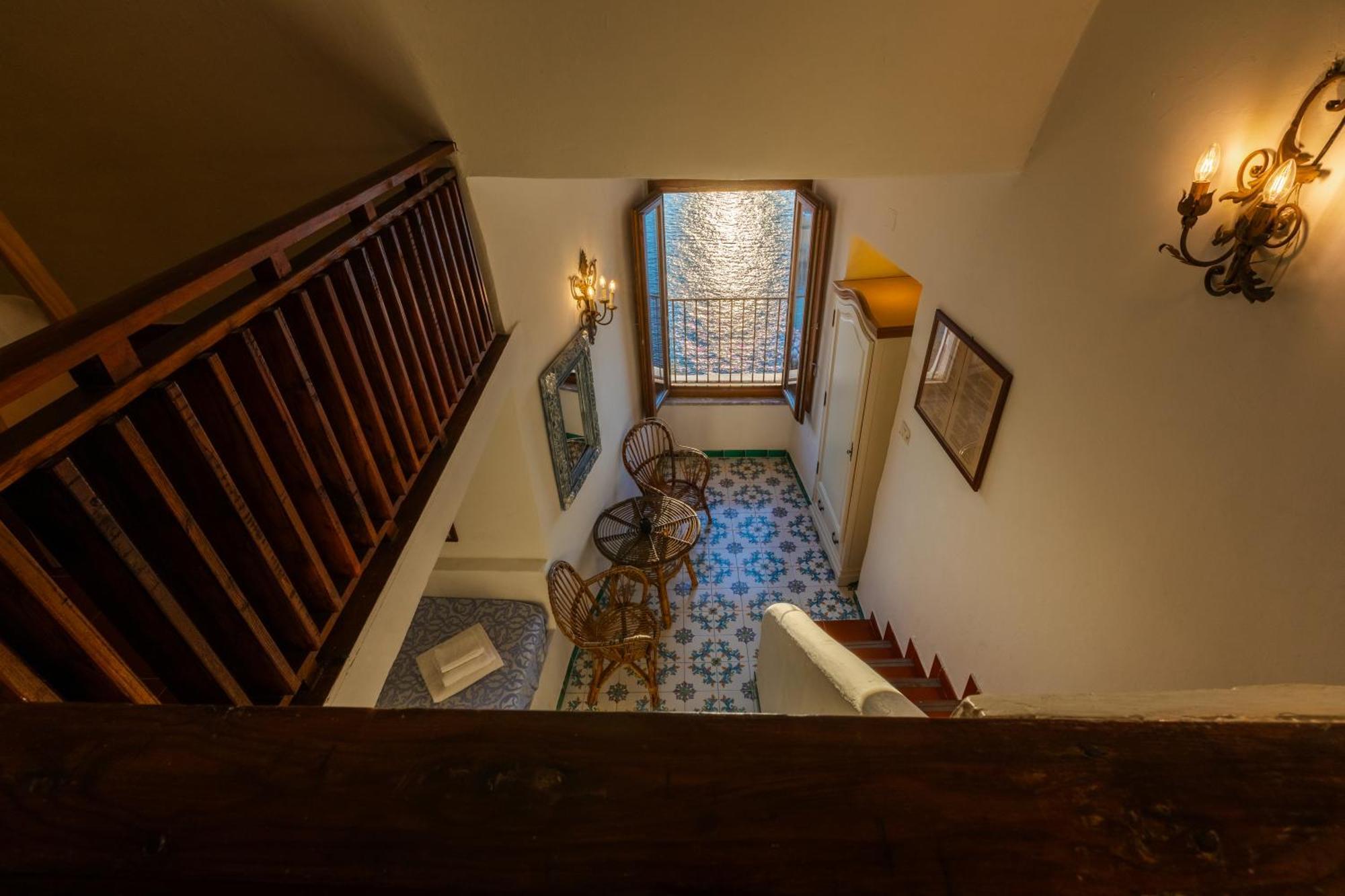 Hotel Torre Dei Borboni ポンツァ エクステリア 写真