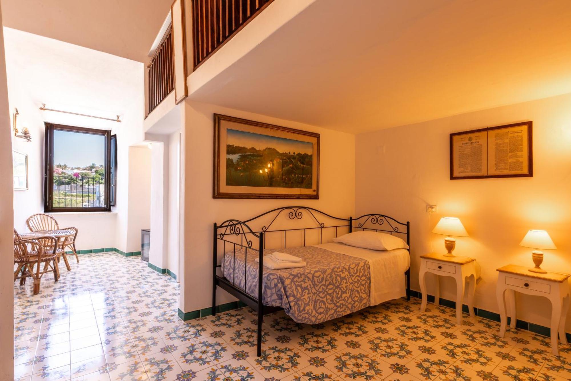 Hotel Torre Dei Borboni ポンツァ エクステリア 写真