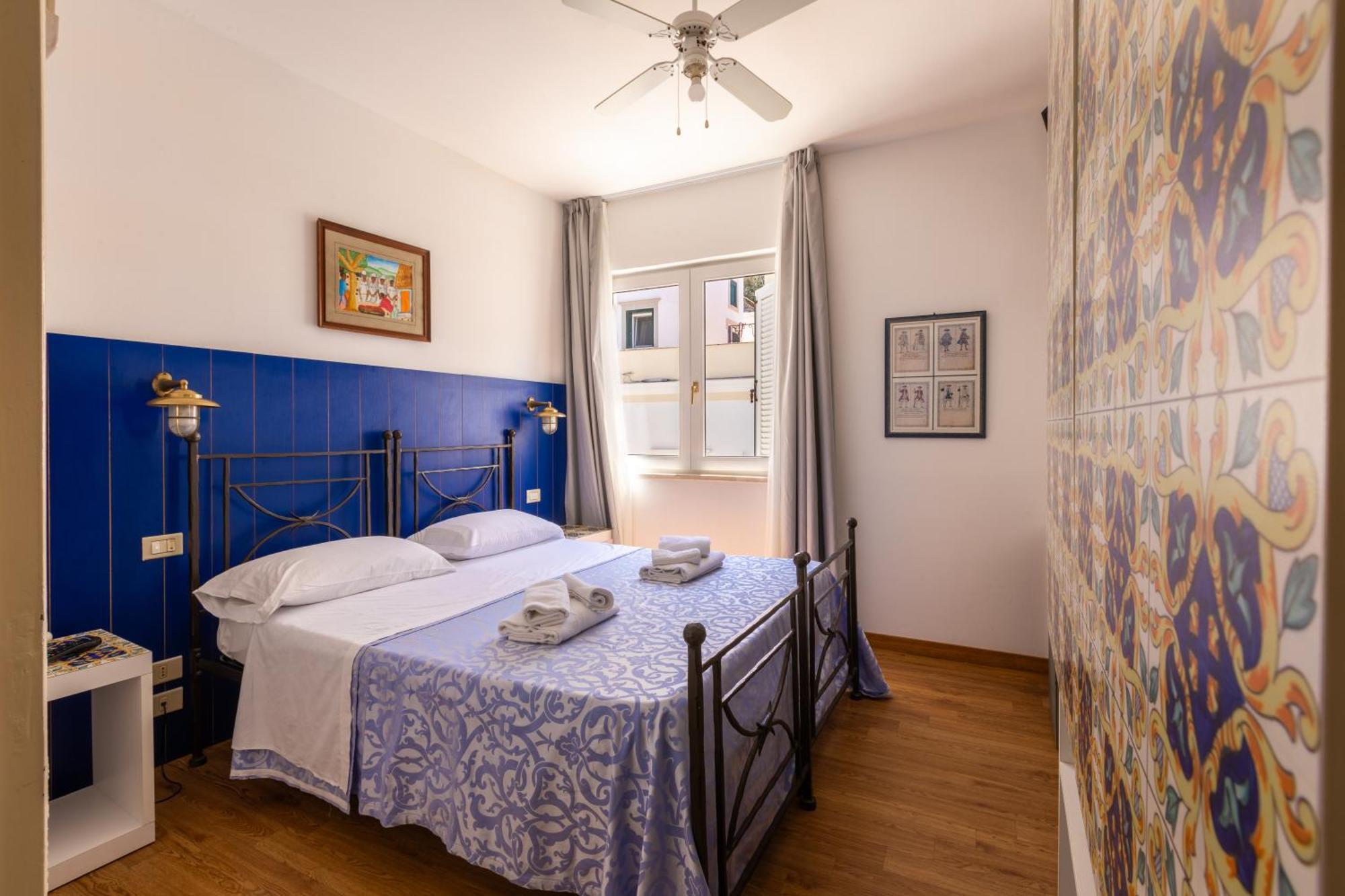 Hotel Torre Dei Borboni ポンツァ エクステリア 写真