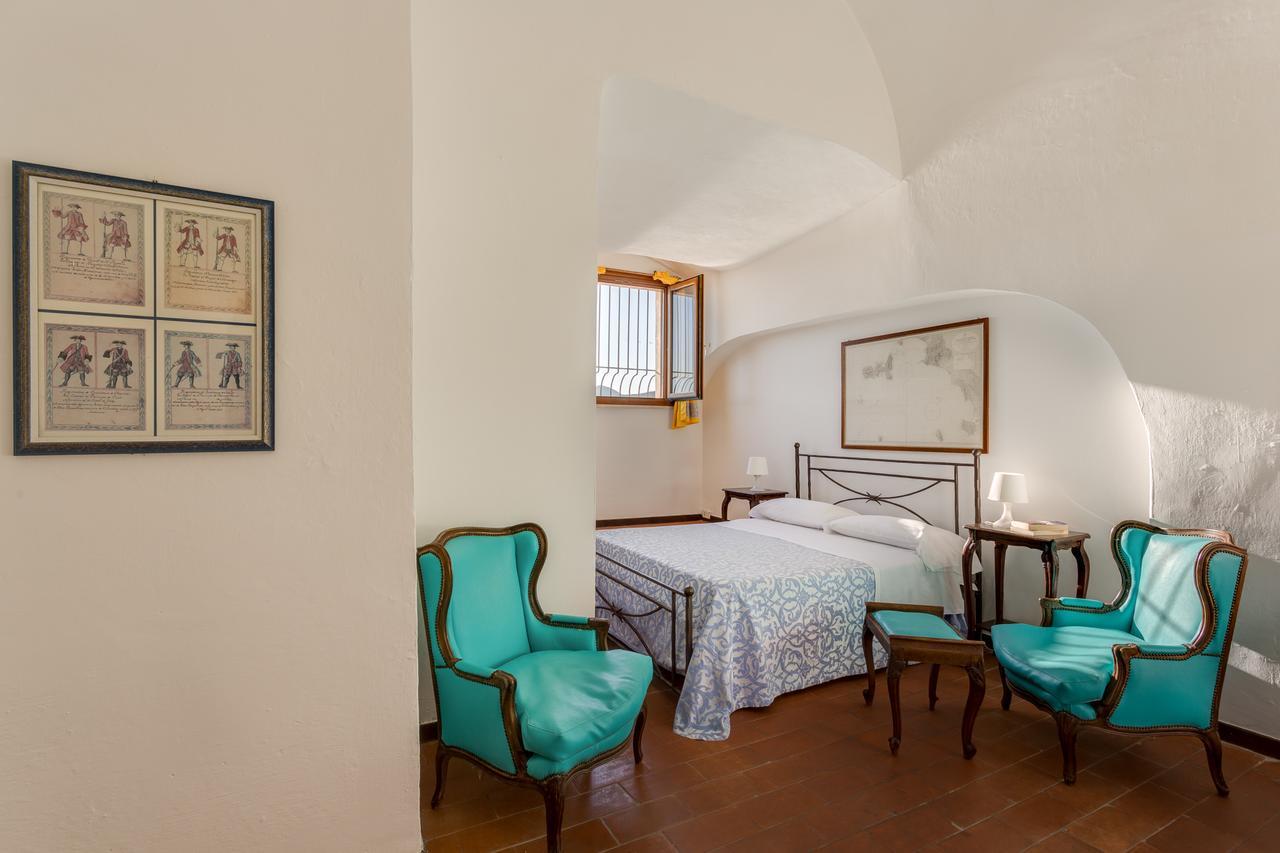 Hotel Torre Dei Borboni ポンツァ エクステリア 写真