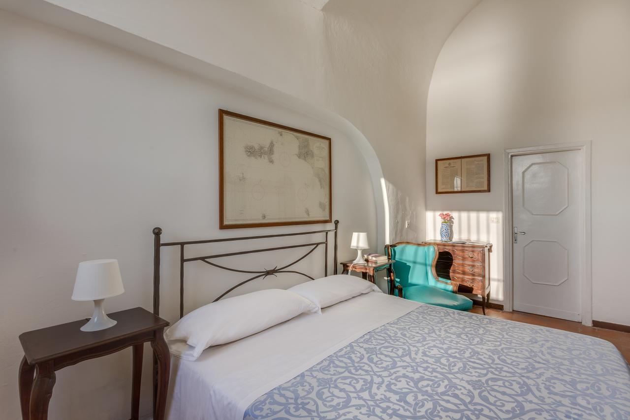 Hotel Torre Dei Borboni ポンツァ エクステリア 写真