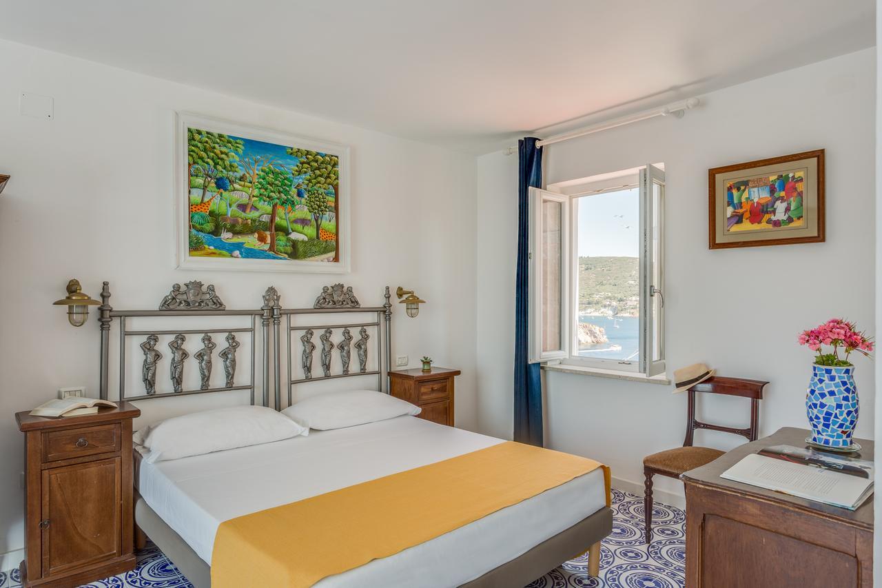 Hotel Torre Dei Borboni ポンツァ エクステリア 写真