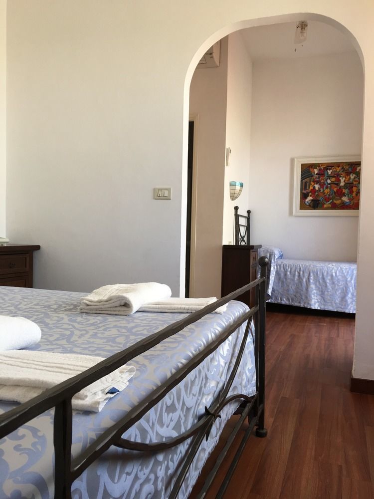 Hotel Torre Dei Borboni ポンツァ エクステリア 写真